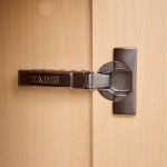 Armario bajo de oficina VELNIO con 2 puertas batientes | 73 cm